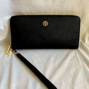 Tory Burch Robinson wallet